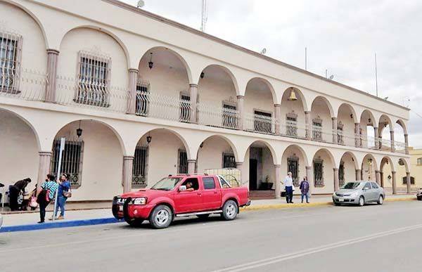 Comparte Siller aprobación en encuesta con su equipo