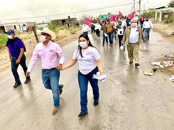 Arranca Javier Castillo su campaña en La Cruz