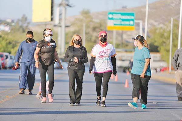 Participan 900 en carrera “Corriendo por tu Salud”