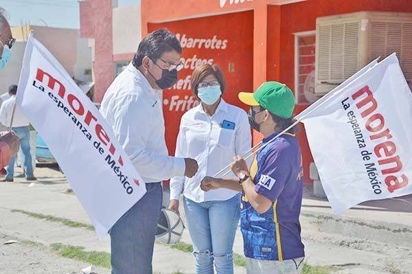 Lleva Beto Piña campaña de cercanía en Frontera