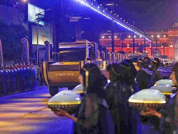 Momias egipcias desfilan por El Cairo camino a nuevo museo