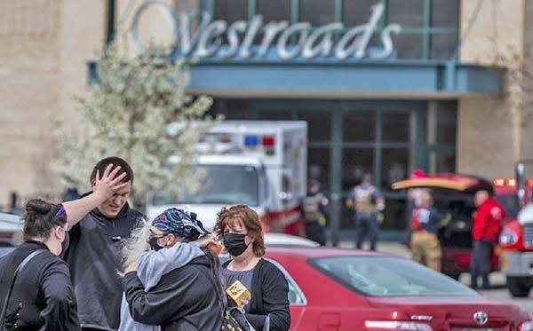 Tiroteo en centro comercial de Nebraska deja una mujer herida de gravedad