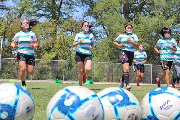 Entrenan con Santos Laguna