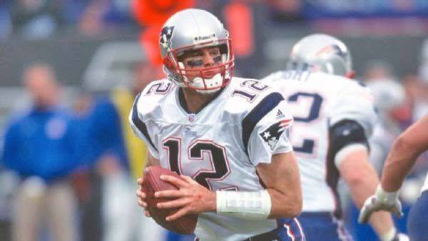 Venden tarjeta de novato de Tom Brady en cifra récord