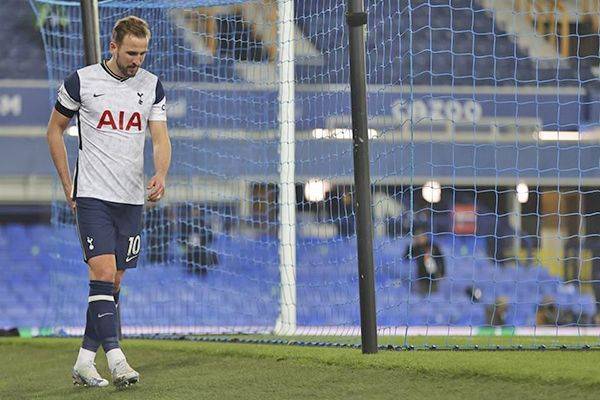 Doblete y lesión para Kane con el Tottenham