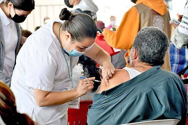 Aplican 3 mil vacunas antiCovid pendientes