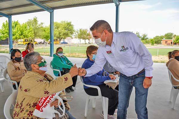 Dará Lozano becas para profesionistas