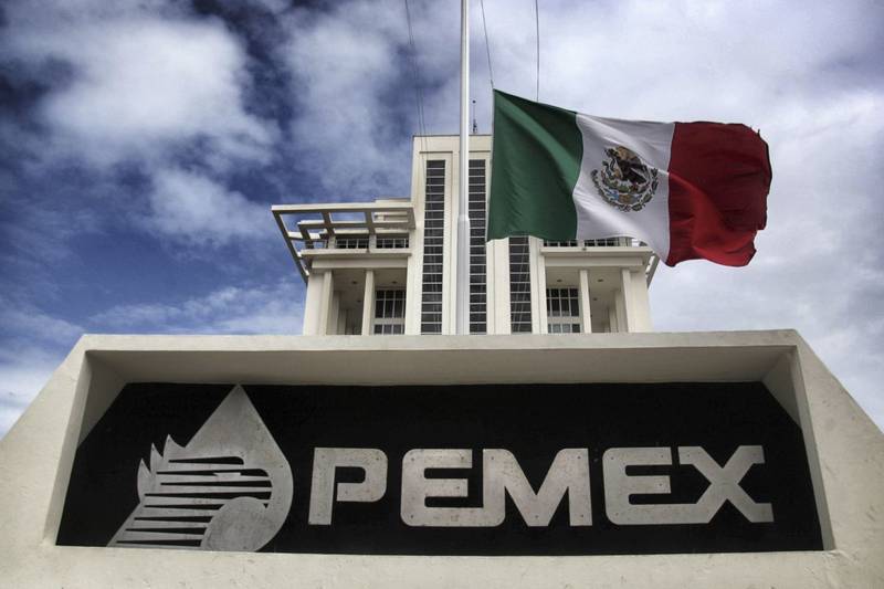 Pemex admite ante regulador de EU riesgos de incumplimiento por deuda elevada