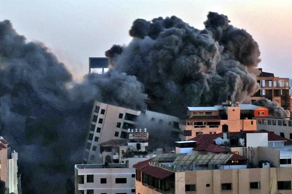 Derriba Israel edificio en Gaza; lanza Hamas cohetes