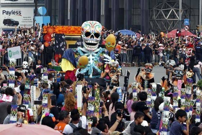 Prevé CDMX reanudar F1 y festejo de Día de Muertos