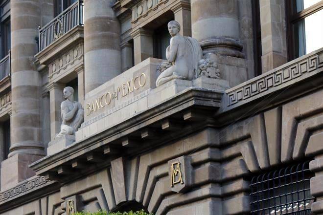 Mantiene Banxico tasa en 4% ante repunte de inflación