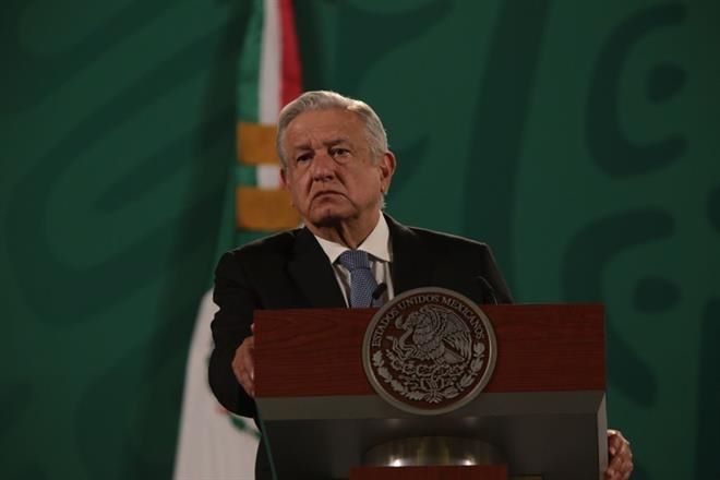 Es tiempo de oscuridad para los medios.- AMLO
