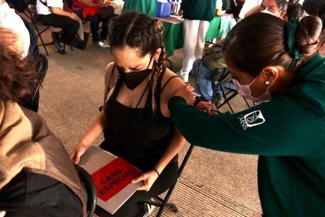 Vacunan a embarazadas contra Covid en Cuauhtémoc