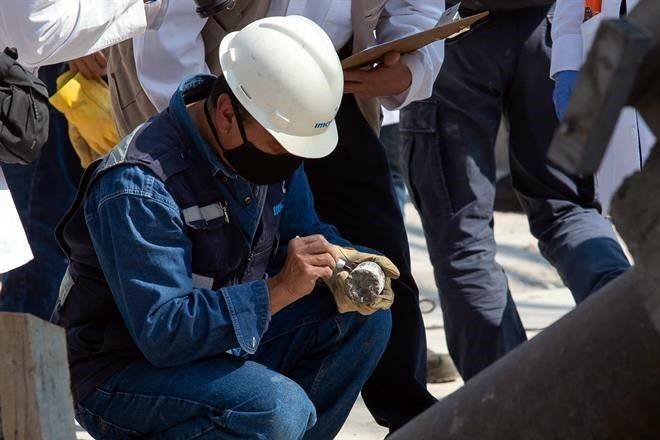 Toman peritos muestras de concreto en zona cero de L-12