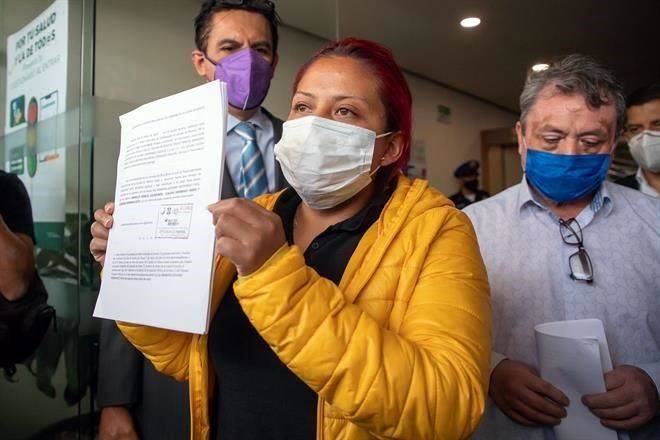 Denuncia mamá de Brandon a Sheinbaum y Ebrard