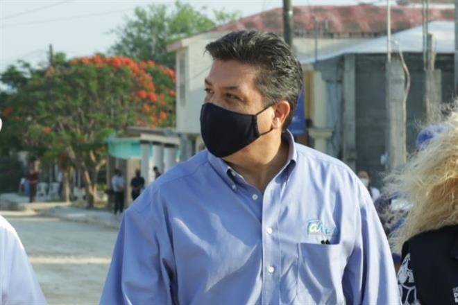 Ordenan captura de Cabeza de Vaca; congelan cuentas