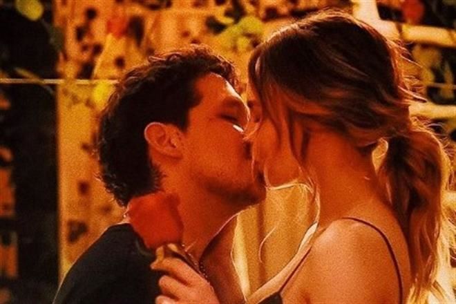 ¡Belinda y Christian Nodal se comprometen!