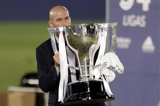 Oficial: Zidane deja de ser DT del Real Madrid