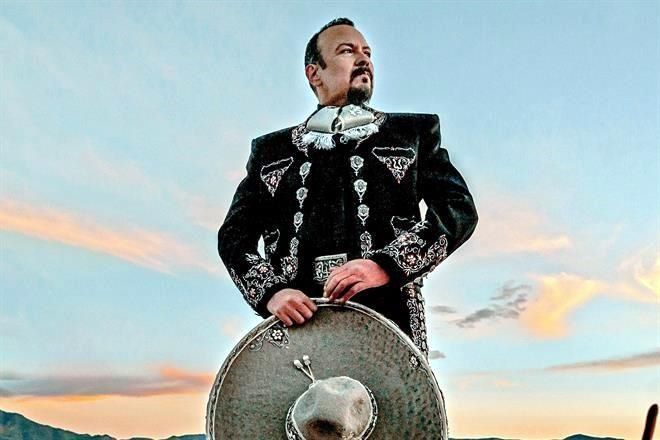 Pepe Aguilar se renueva y muestra su nueva versión