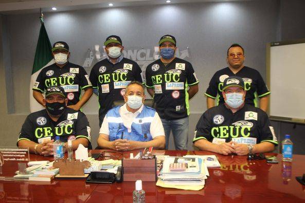 Desea Alcalde éxito a equipo de béisbol
