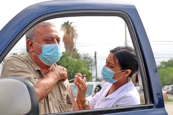 Vacunan al 90 % de los adultos mayores