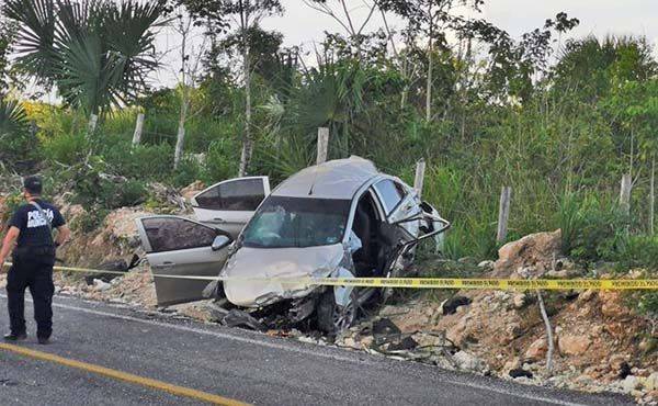 Candidato a alcaldía de Bacalar sufre accidente; fallece su esposa