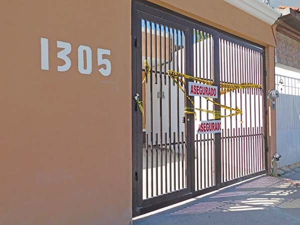 Vigilan casa de Raúl ante amenazas de los vecinos
