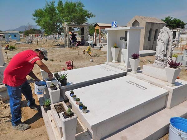 Adelantan visitas a madres en panteón