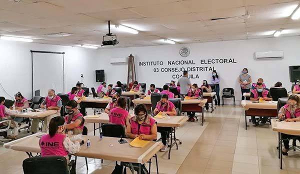 Cuentan y sellan boletas para elecciones de junio