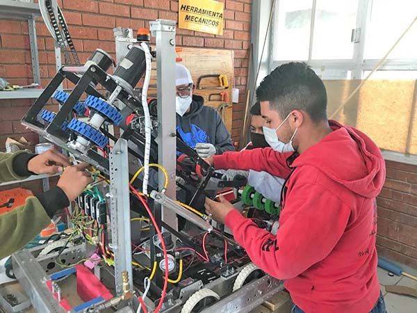 OBTIENE EQUIPO DE CECYTE DISTINCIÓN INTERNACIONAL