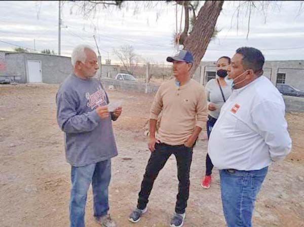 Inicia Coque Castillo con pega de calcas
