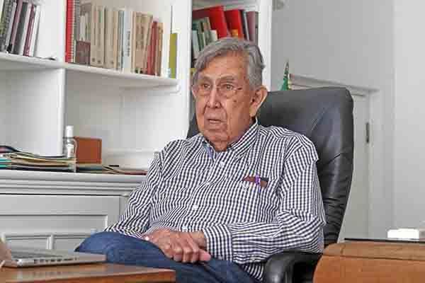 La política económica actual no es progresista: Cuauhtémoc Cárdenas