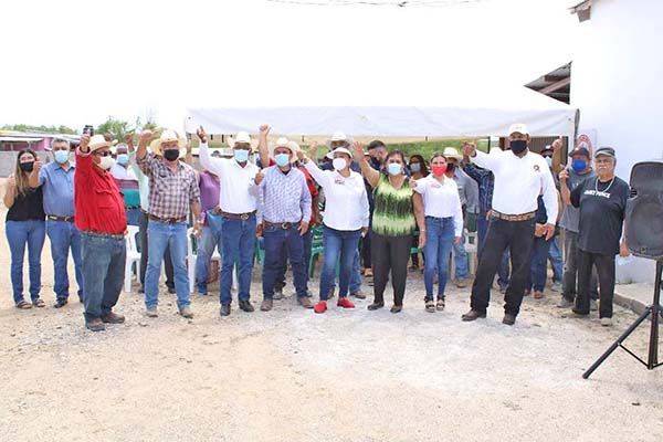 Campesinos hacen equipo con Diana