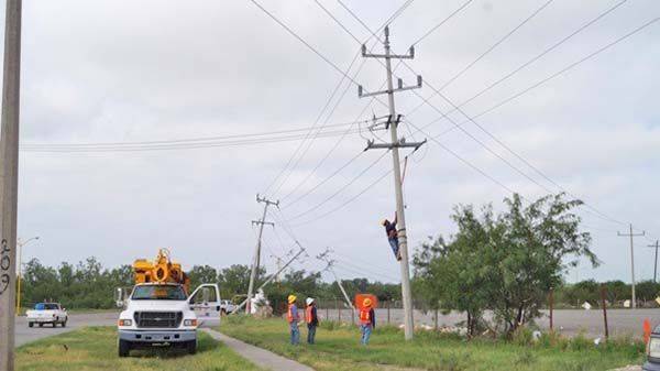 Repara CFE daños por tormenta en RC