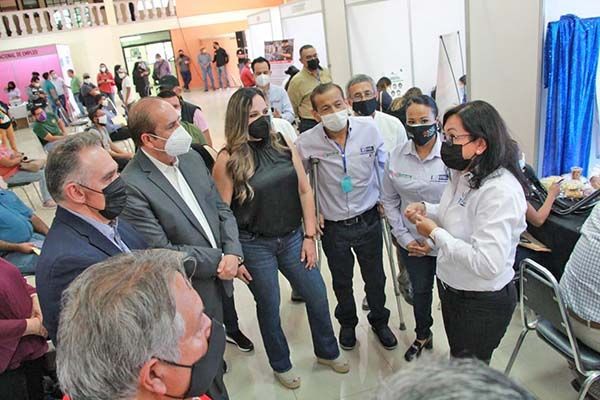 Realizan Feria del Empleo presencial