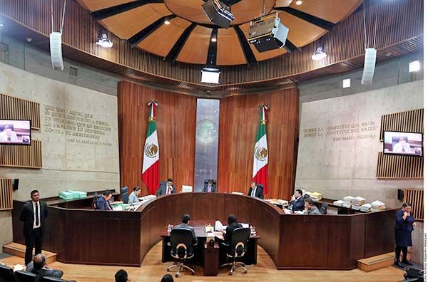 Emiten exhorto a AMLO para apegarse a parámetros de propaganda