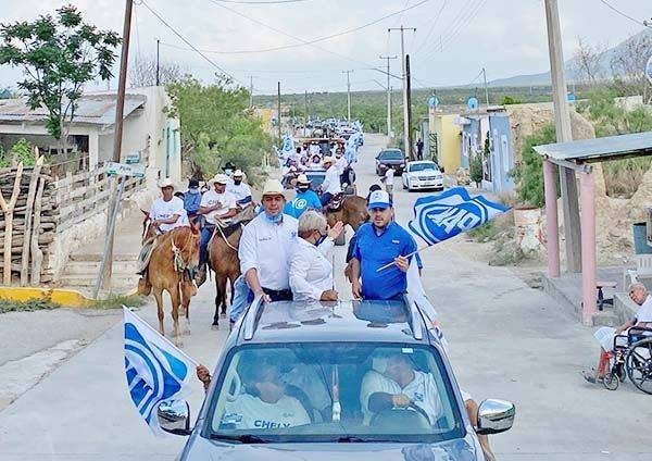 Cierra campaña Alfredo Paredes