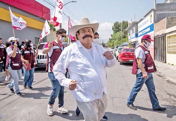 Entrega Guadiana sus propuestas a vecinos