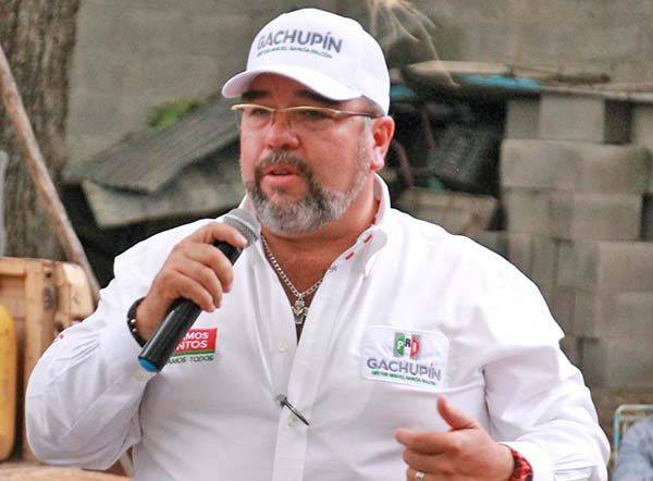 Promete Gachupín agua para Múzquiz