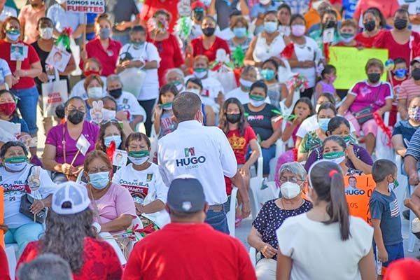 Reciben Hugo y Gladys apoyo en la San Andrés