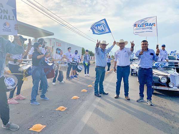 UN ÉXITO CARAVANA DE LA VICTORIA CON LIÑÁN