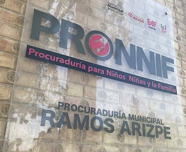Lupa a padres desobligados