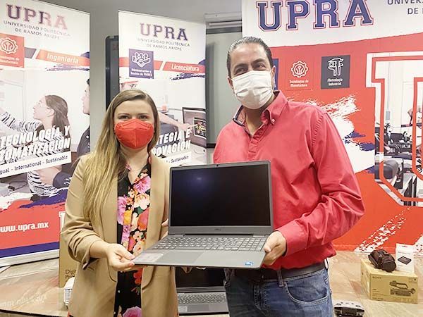 Entregan materiales con “Escuelas al 50”