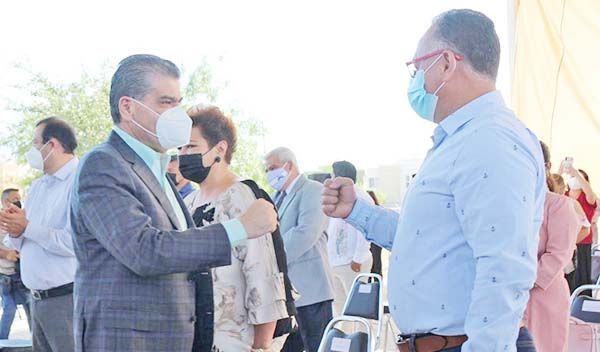 Atestigua Gobernador la certificación de escuelas