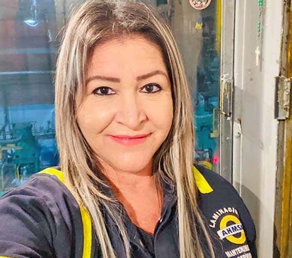 Margarita, operadora de grúa  en AHMSA