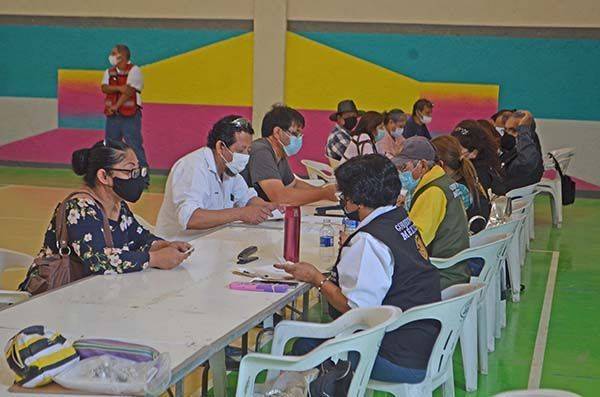 Embarazadas deben esperar vacuna: CGT