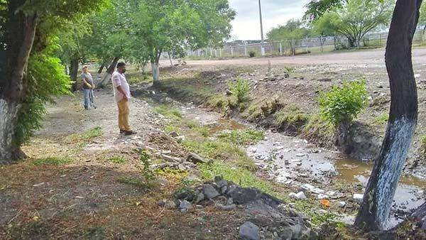 Aconsejan no tirar basura en arroyos