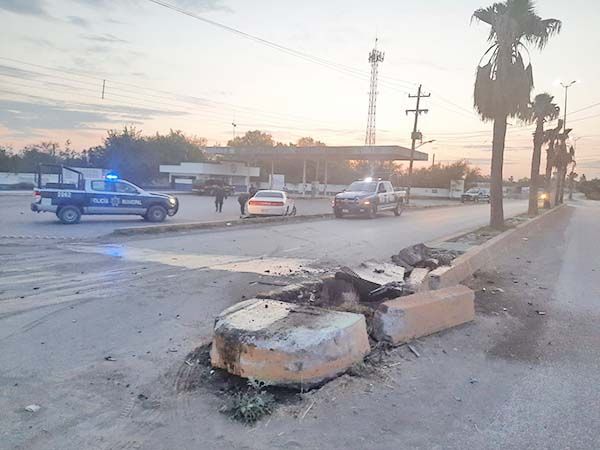 Genera accidente cuantiosos daños