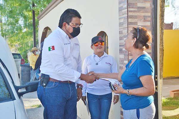 Apoyan vecinos a Roberto Piña