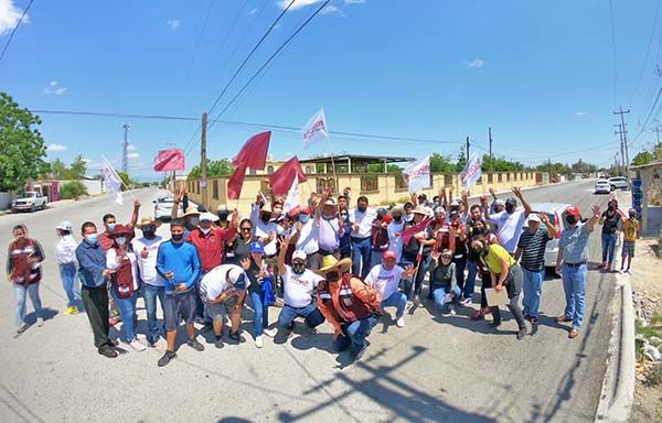 Gente se identifica con ‘Beto’ Piña en Frontera